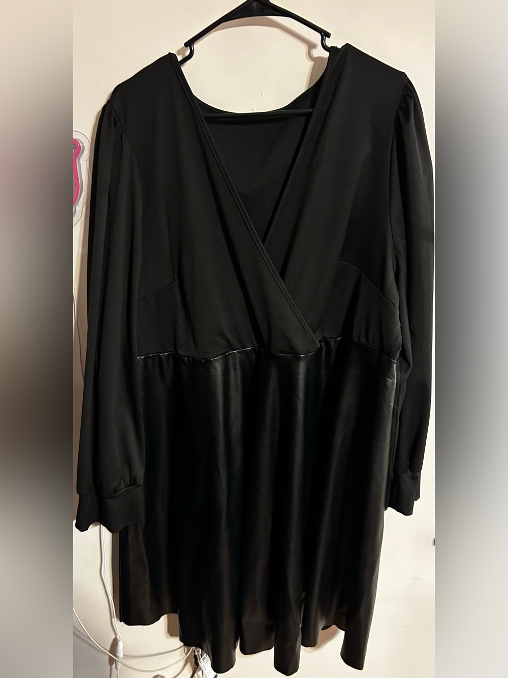 5x Black Faux-Leather Trim V-Neck Long Sleeve Dress